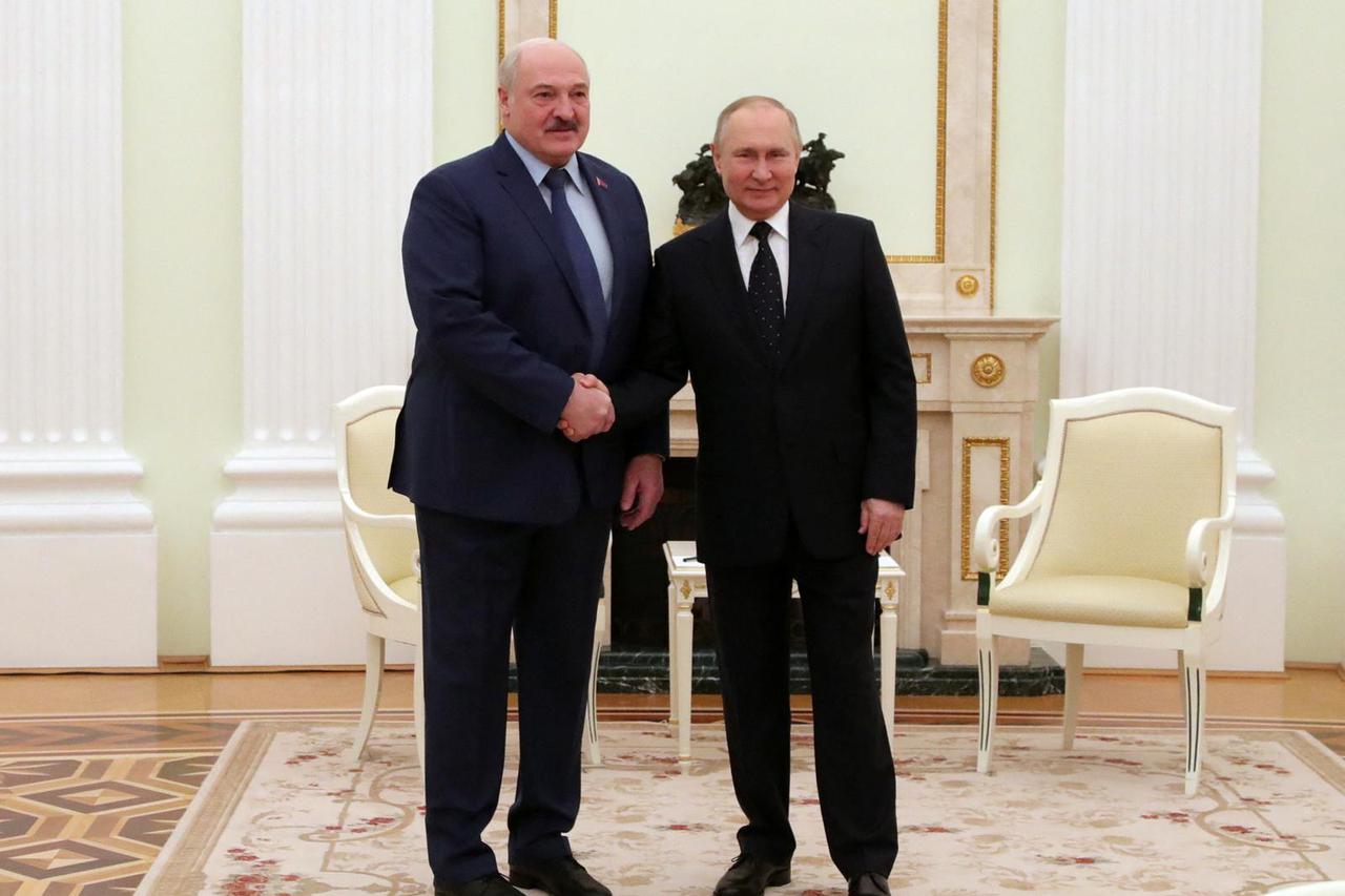 Russian President Vladimir Putin meets with Belarusian President Alexander Lukashenko in Moscow