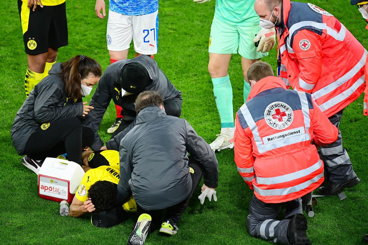 Soccer DFB Pokal / Semifinals / Borussia Dortmund - Holstein Kiel 5: 0.