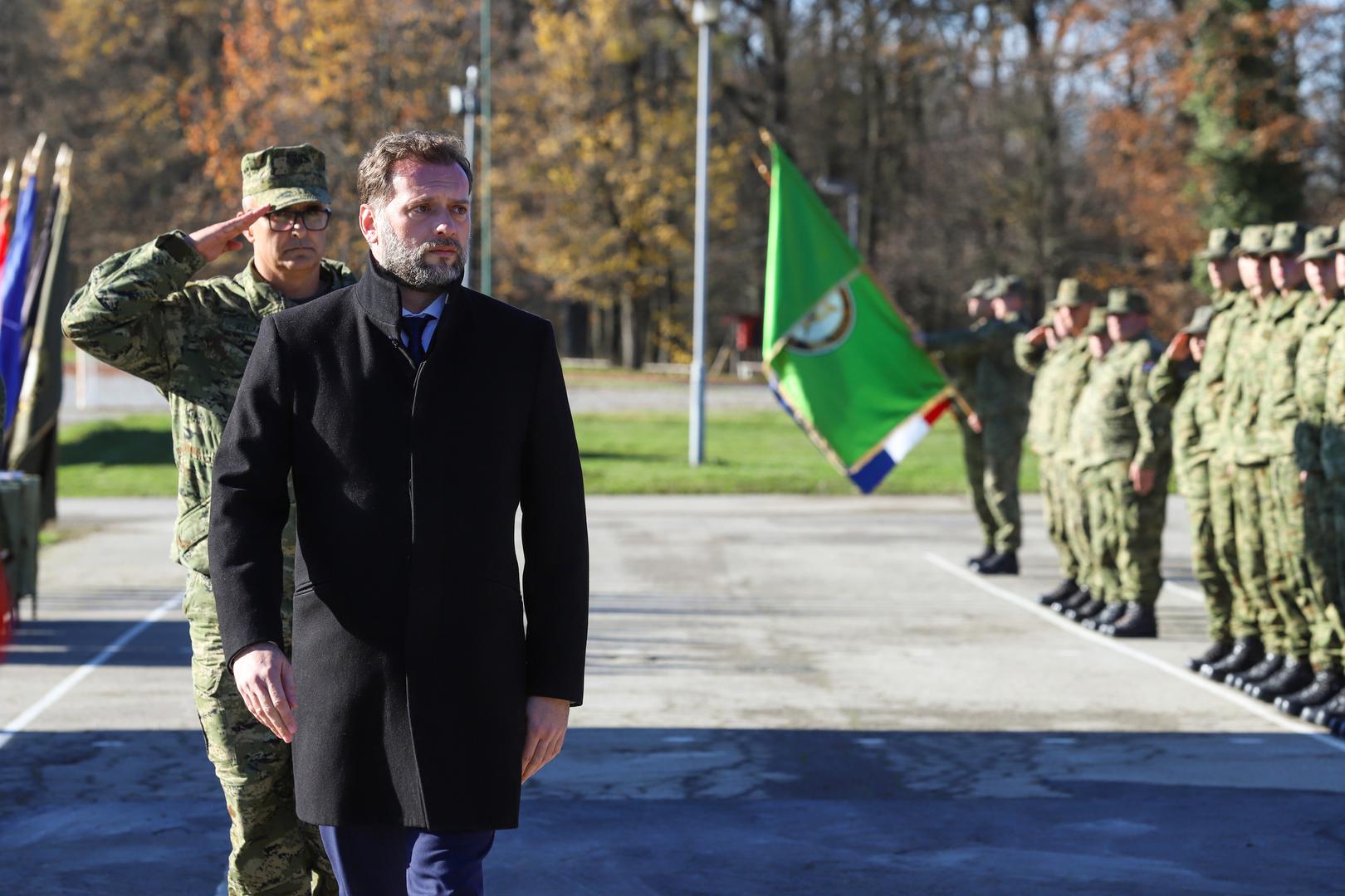 25.11.2022., Gasinci - Na vojnom poligonu 'Gasinci', ministar obrane RH Mario Banozic, urucio je 116 ugovora polaznicima 41. narastaja Specijalisticke vojne obuke (SVO) roda oklopnistva i pjesastva o vojnickoj sluzbi, medu kojima se nalazi i 31 vojnikinja. Ministar Mario Banozic. Photo: Dubravka Petric/PIXSELL