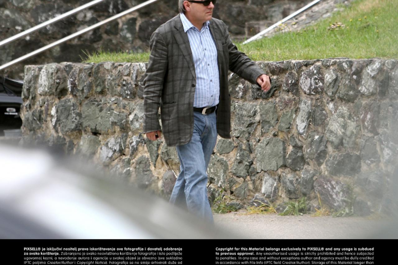 '04.06.2009. Zagreb - Zeljko Zuzic u posjeti sinu Hrvoju Zuzicu u Krapinskim toplicama. Hrvoje je pusten iz zatvora u Kapinske toplice radi rehabilitacije.  Photo: Igor Kralj/24sata'