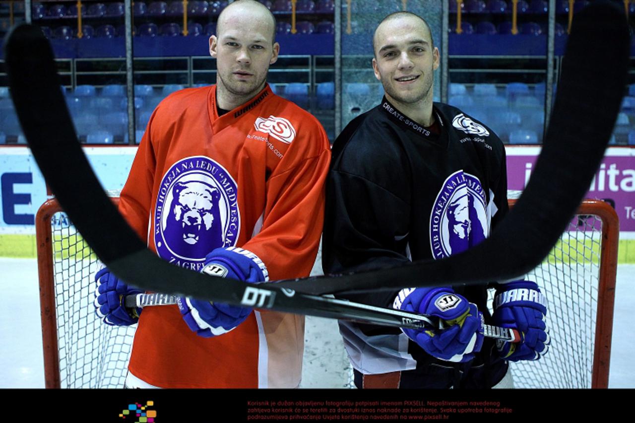 'MAX SPECIJAL   25.09.2012., Zagreb - Slovenski hokejasi KHL Medvescaka, kumovi Andrej Hebar i Domen Vedlin.  Photo: Goran Stanzl/PIXSELL'