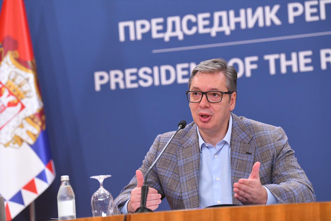 Beograd: Predsjednik Vučić obratio se građanima nakon masovnih prosvjeda protiv rudarenja litija