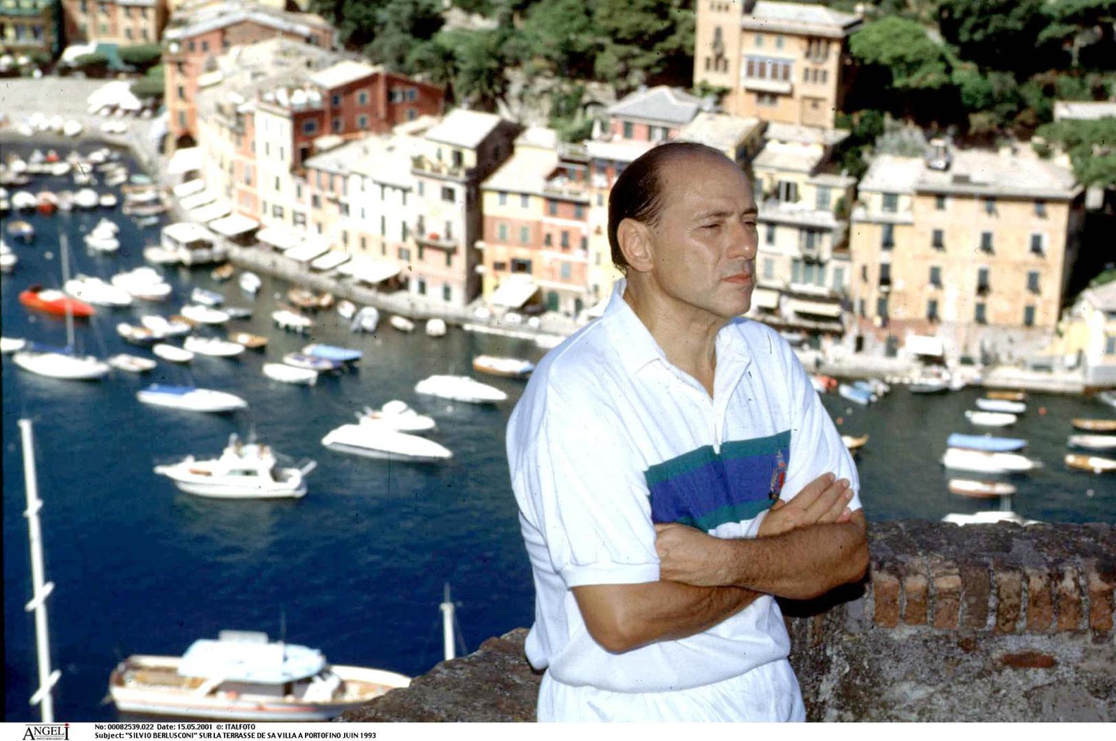 Rétro - Décès de Silvio Berlusconi - "SILVIO BERLUSCONI" SUR LA TERRASSE DE SA VILLA A PORTOFINO JUIN 1993 "PLAN AMERICAIN" Photo: ITALFOTO / BESTIMAGE/BESTIMAGE