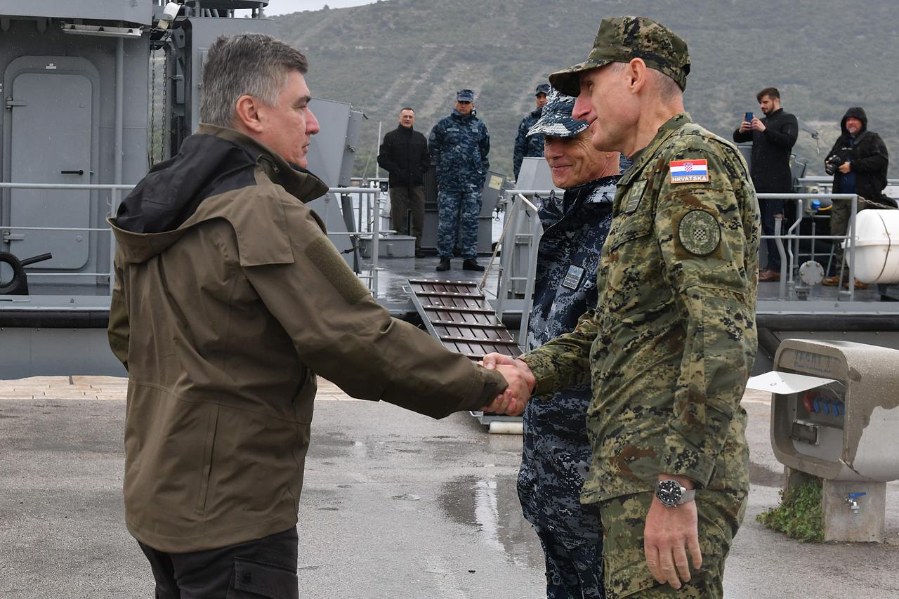 Knin: Zoran Milanović i Andrej Plenković zajedno u prvom redu na obljetnici Oluje