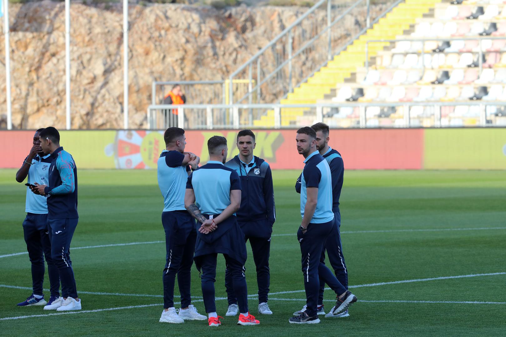 07.04.2024., Rijeka - Stadion Rujevica, Nogometasi Rijeke i Hajduka na terenu uoci utakmice. Photo: Goran Kovacic/PIXSELL