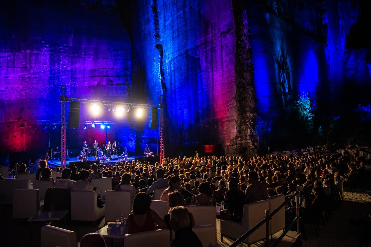 Festival Rocks&Stars @ Cave Romane