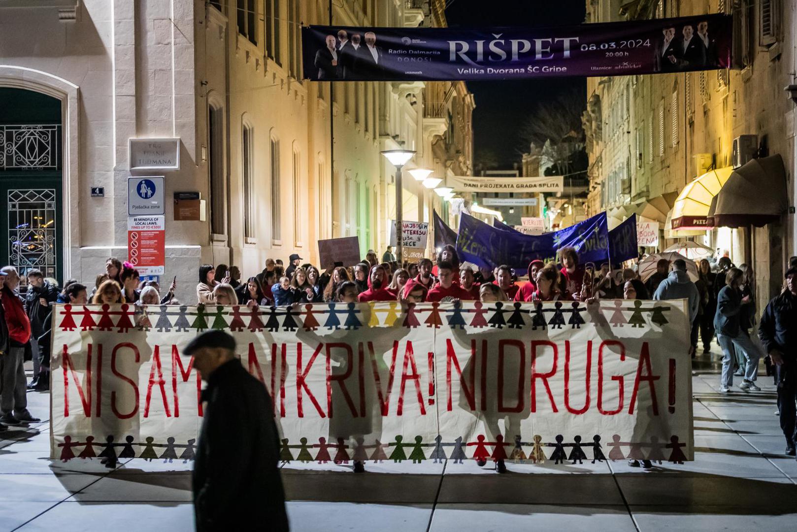 08.03.2024., Split - U organizaciji udruge Domine na nocnom marsu okupile su se mnogobrojne splitske zene. Photo: Zvonimir Barisin/PIXSELL