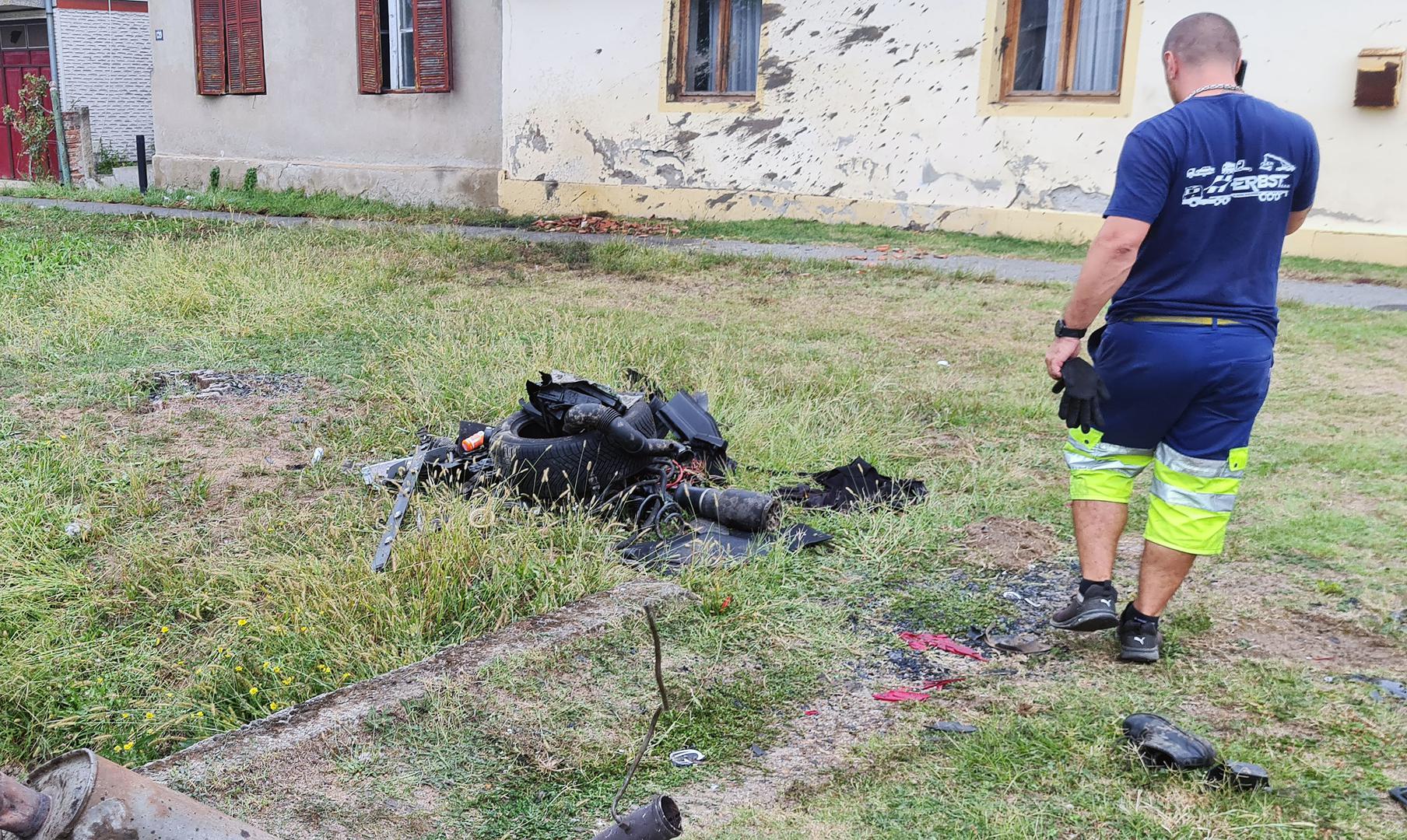 U nesreći je ozlijeđeno 14 osoba, uključujući sedmero djece. 