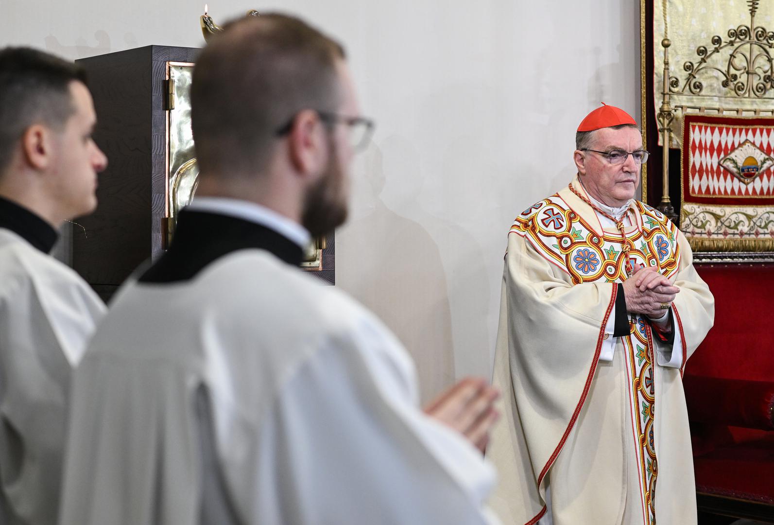 25.12.2023., Zagreb - U bogosluznom prostoru bl. Alojzija Stepinca zagrebacki nadbiskup Drazen Kutlesa predvodio je bozicnu danju misu. Photo: Neva Zganec/PIXSELL