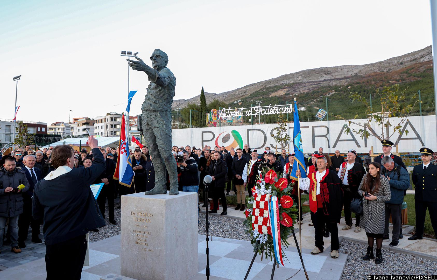 07.12.2023., Podstrana - Predsjednik Vlade Andrej Plenkovic sudjelovao je na svecanosti otkrivanja spomenika dr. Franji Tudjmanu u parku Petricevo u Podstrani.  Photo: Ivana Ivanovic/PIXSELL