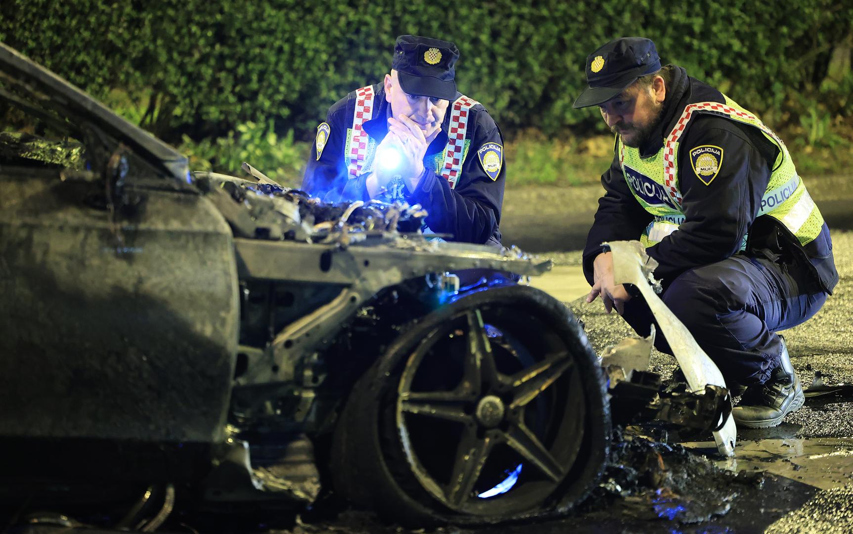 13.03.2024., Zagreb - Vatrogasci ugasili pozar osobnog automobila u Vukovarskoj ulici kod krizanja s Heuinzlovom. Photo: Marko Prpic/PIXSELL