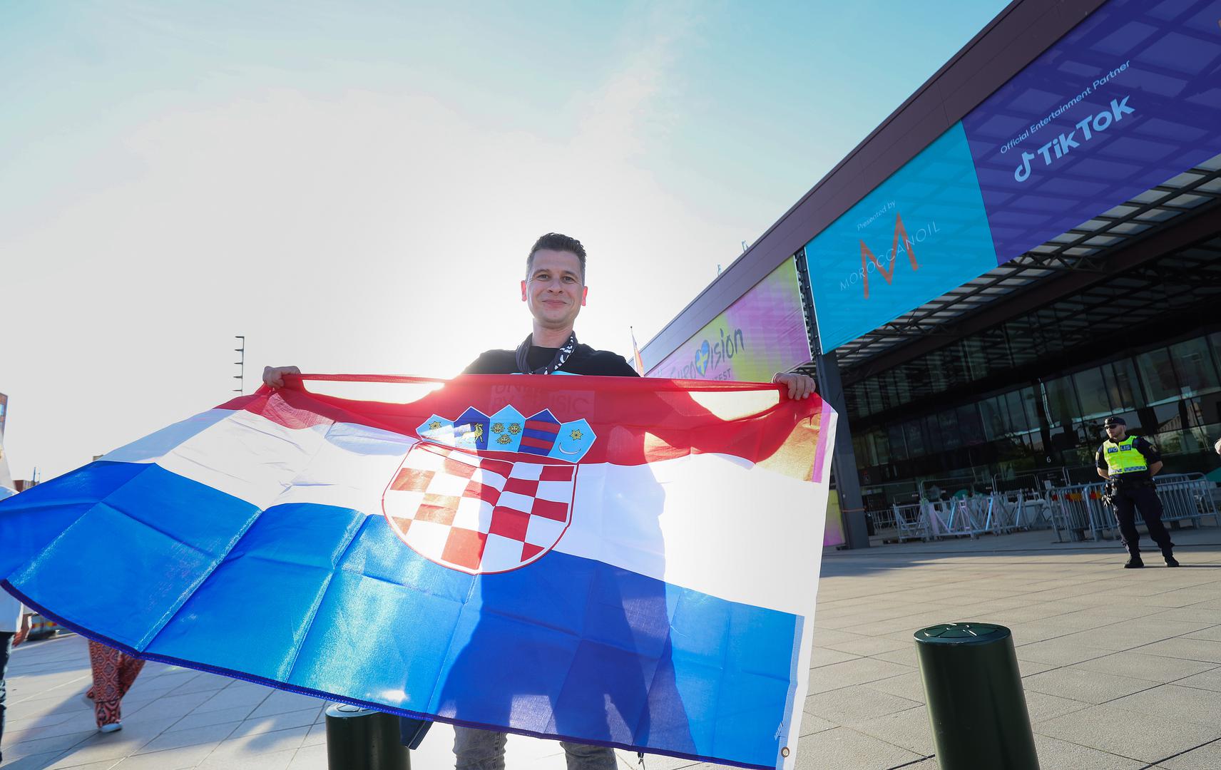 Naš predstavnik ima velike šanse za pobjedu i kladionice mu zasad predviđaju 35 posto šansi za pobjedu. 