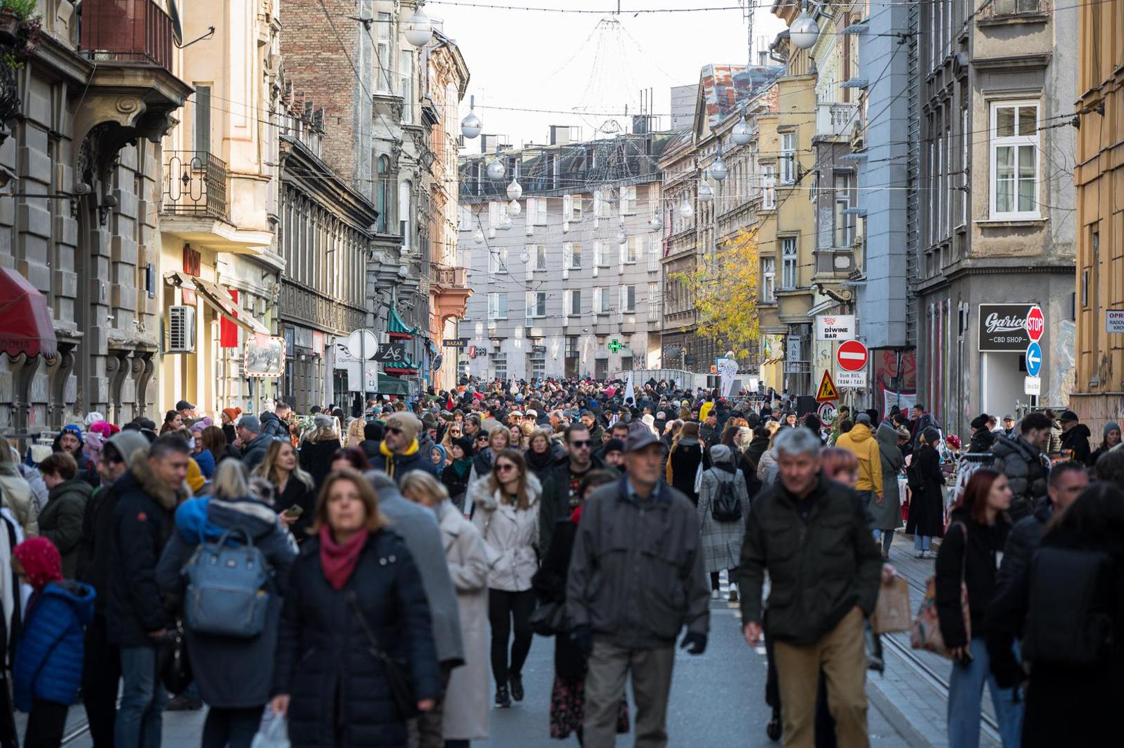 Cilj projekta je dugoročno promijeniti urbano iskustvo kroz društveno djelovanje umjetnika, udruga, sveučilišta, obrta i građana unutar zajednice.