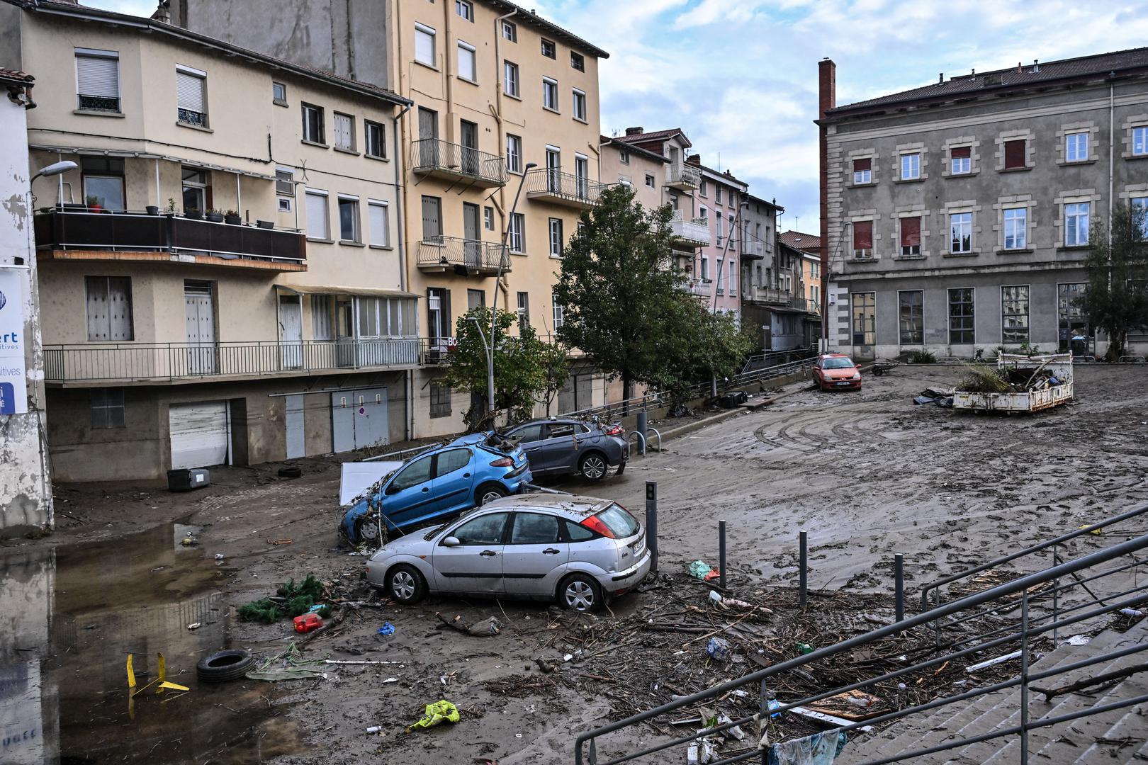 Sreća je u nesreći je što, prema izvještajima lokalnih medija, nije bilo prijavljenih ljudskih žrtvi, ozljeda ili nestanaka. "Sustav za uzbunjivanje odradio je svoj posao, ljudi su se uspjeli skloniti na sigurno", izjavio je François Tulat, općinski glasnogovornik.