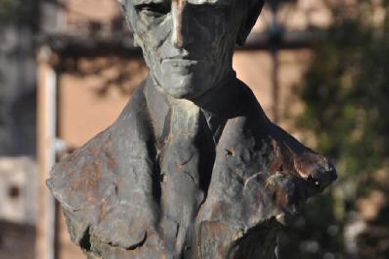 Spomenik Nikola tesla