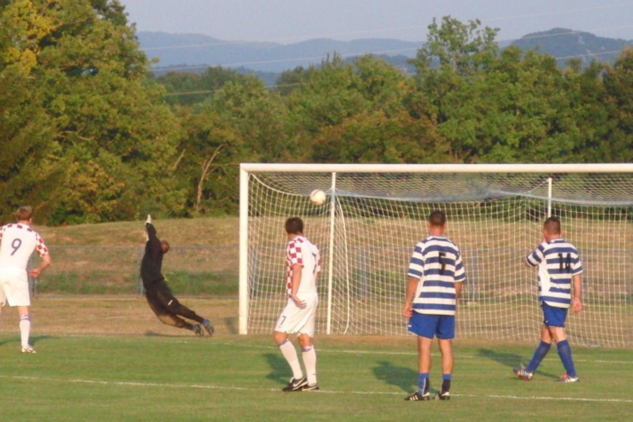 nogometaši, svećenici, gol