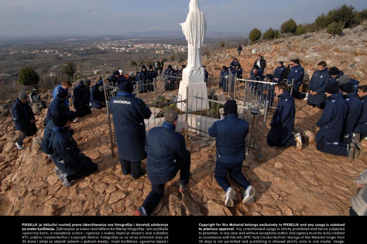 '22.01.2010.,Medjugorje - Nogometasi Dinama na pripremama u Medjugorju.Slobodan dan Dinamovci iskoristili za posjet Brdu gospina ukazanja i duhovnoj obnovi.     Photo:Zoran Grizelj/VLM/PIXSELL'