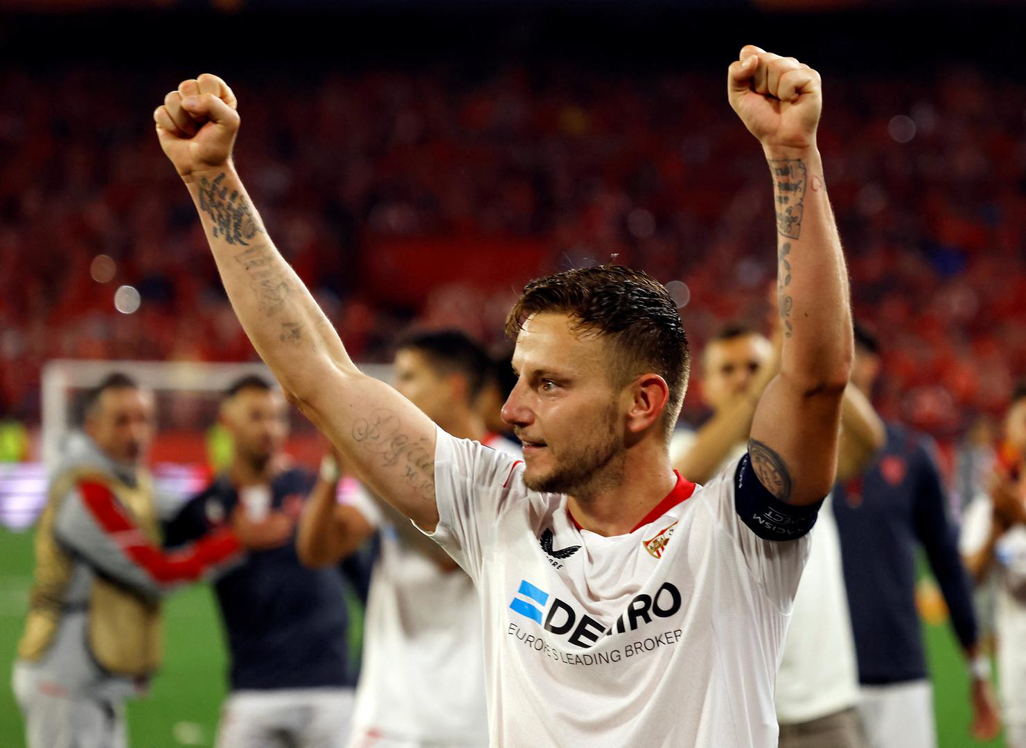 Soccer Football - Europa League - Semi Final - Second Leg - Sevilla v Juventus - Ramon Sanchez Pizjuan, Seville, Spain - May 18, 2023 Sevilla's Ivan Rakitic celebrates after the match REUTERS/Marcelo del Pozo Photo: Marcelo del Pozo/REUTERS