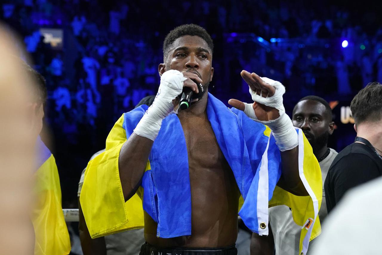 Oleksandr Usyk v Anthony Joshua - King Abdullah Sport City Stadium