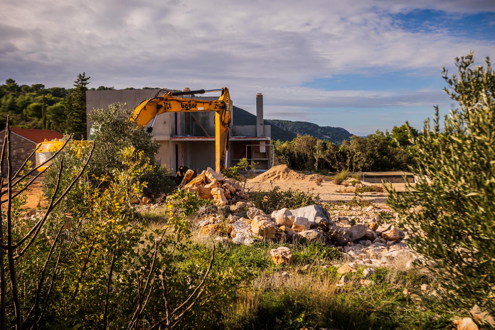 11.12.2023., Zastrazisce Otok Hvar, Bespravno sagradjena Vila Frane Barbarica bivseg sefa HEP-a. Photo: Zvonimir Barisin/PIXSELL