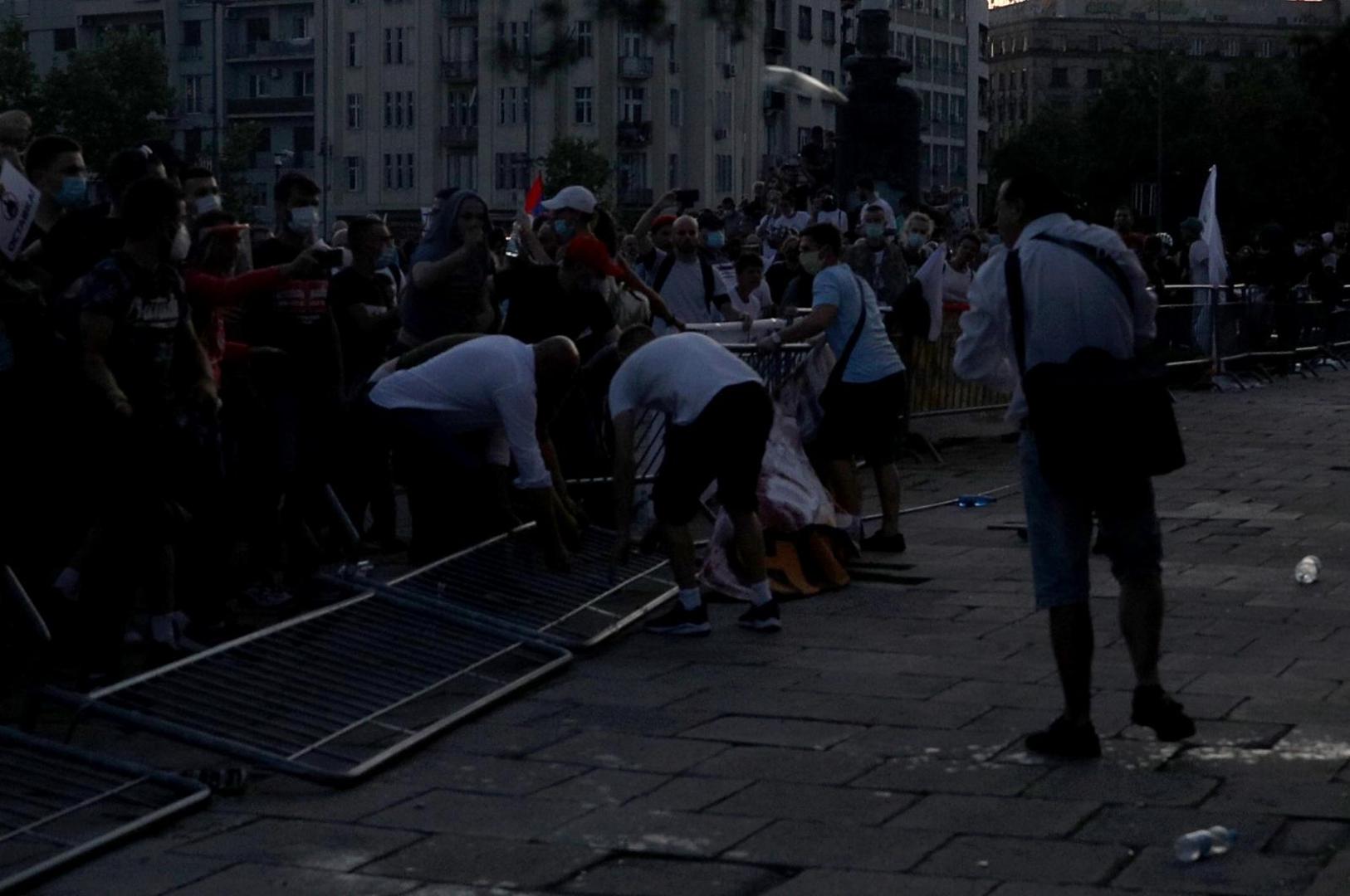 10, July, 2020, Belgrade - Protest of citizens in front of the Assembly of Serbia. . Photo: Stefan Tomasevic/ATAImages

10, jul, 2020, Beograd - Protest gradjana ispred Skupstine Srbije. . Photo: Stefan Tomasevic/ATAImages