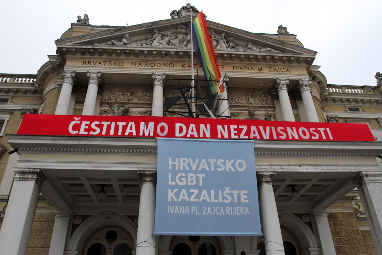 08.10.2014. Rijeka - HNK Ivana pl Zajca na neobican je nacin gradjanima cestitalo Dan nezavisnosti istaknuvsi LGBT zastavu i promijenivsi ime u Hrvatsko LGBT kazaliste. Photo: Goran Kovacic/PIXSELL