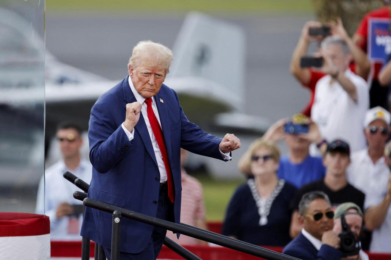 Trump speaks at a campaign rally in Asheboro