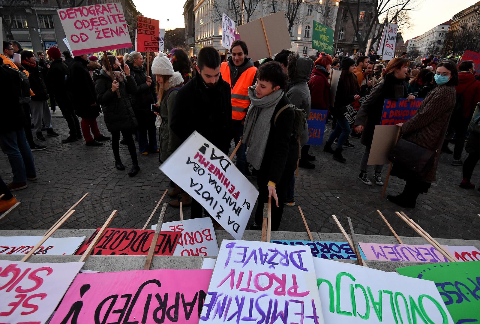 08.03.2022., Zagreb - Na Trgu zrtava fasizma odrzan prosvjedni mars pod parolom Danas mars, sutra strajk. Photo: Marko Lukunic/PIXSELL