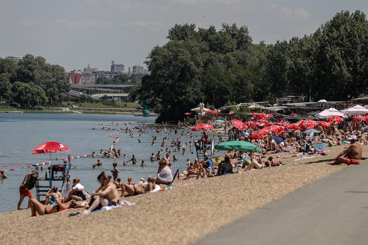Beograd: Ljeto na jezeru Ada ciganlija tijekom COVID-19 pandemije