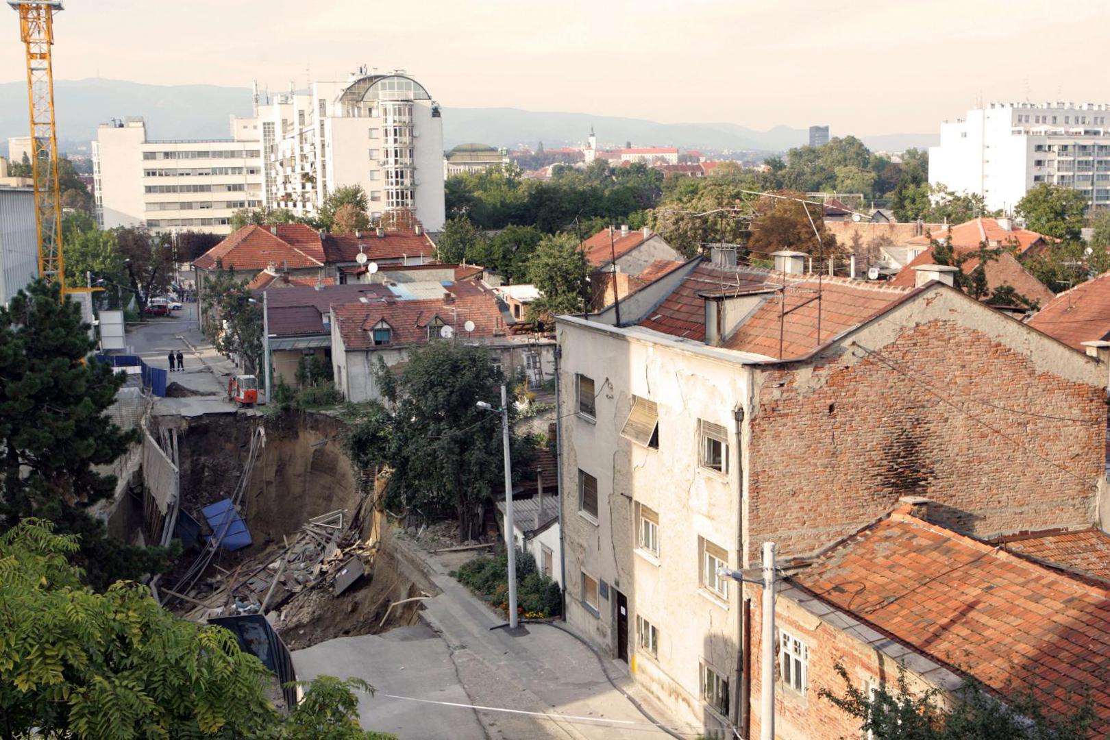 23.09.2007.,Zagreb,Kupska ulica - Dio ulice urusio se zbog izvodjenja gradjevinskih radova na izgradnji poslovne zgrade Hrvatske elektroprivrede (HEP) s podzemnom garazom i trafostanicom. r"nPhoto: Robert Anic/PIXSELL