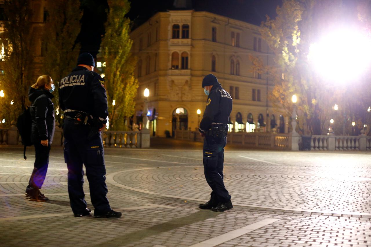 Koronavirus u Sloveniji - policijski sat