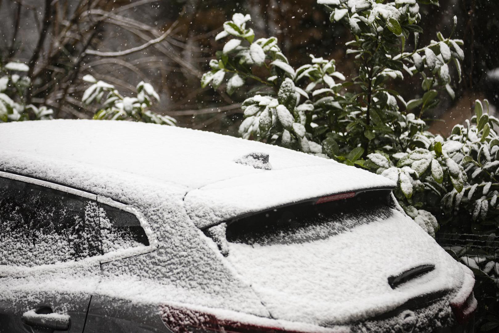 Temperatura zraka veći dio dana između -2 i 3, na Jadranu uglavnom od 6 do 11 °C. Navečer osjetno hladnije.