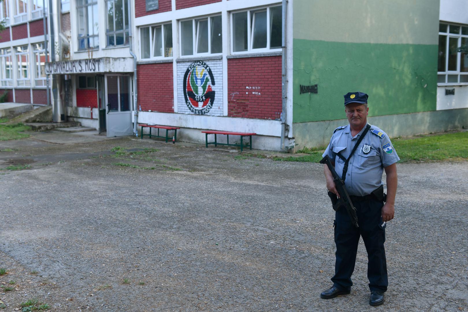 21.8.2024., Sanski Most, Bosna i Hercegovina - U jutarnjim satima doslo je do pucnjave u prostorijama GImnazije u Sanskom Mostu, troje mrtvih. Photo: Josip Mikacic/PIXSELL