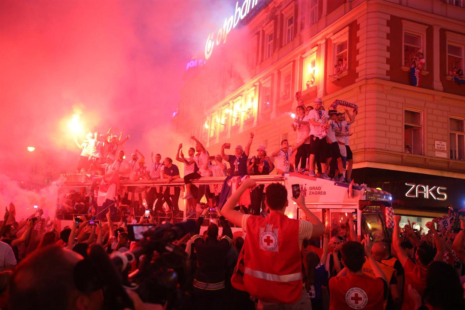 16.07.2018.., Zagreb - Docek srebrnih Vatrenih nogometasa sa SP u Rusiji u fan zoni "Budi ponosan" na Trgu bana Josipa Jelacica. "nPhoto: Goran Stanzl/PIXSELL 