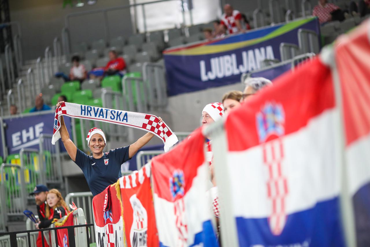 Ljubljana: Navijači na utakmici Europskog prvenstva između Hrvatske i Danske