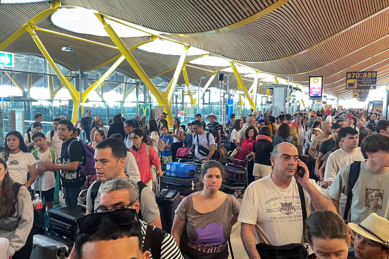 Spain's Aena reports computer systems 'incident' at all Spanish airports