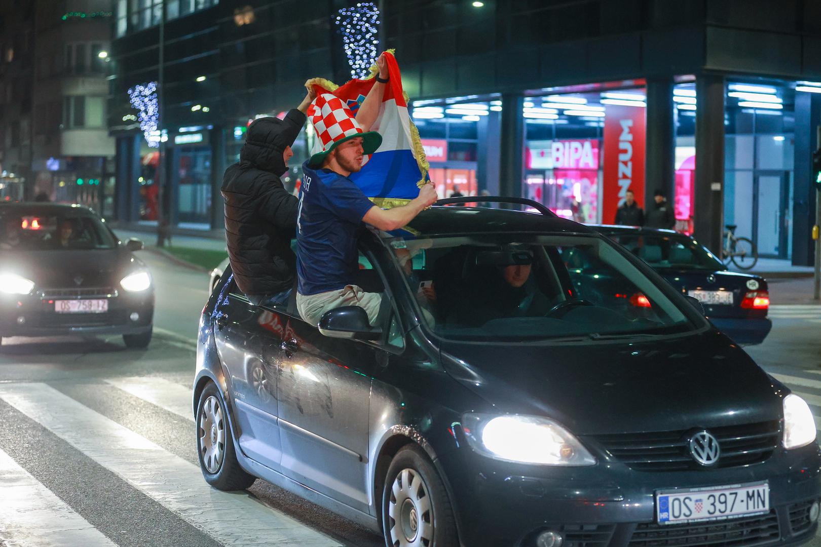 17.12.2022., Osijek - Slavlje na osječkim ulicama nakon osvojene bronce na Svjetskom prvenstvu u Kataru. Photo: Davor Javorovic/PIXSELL