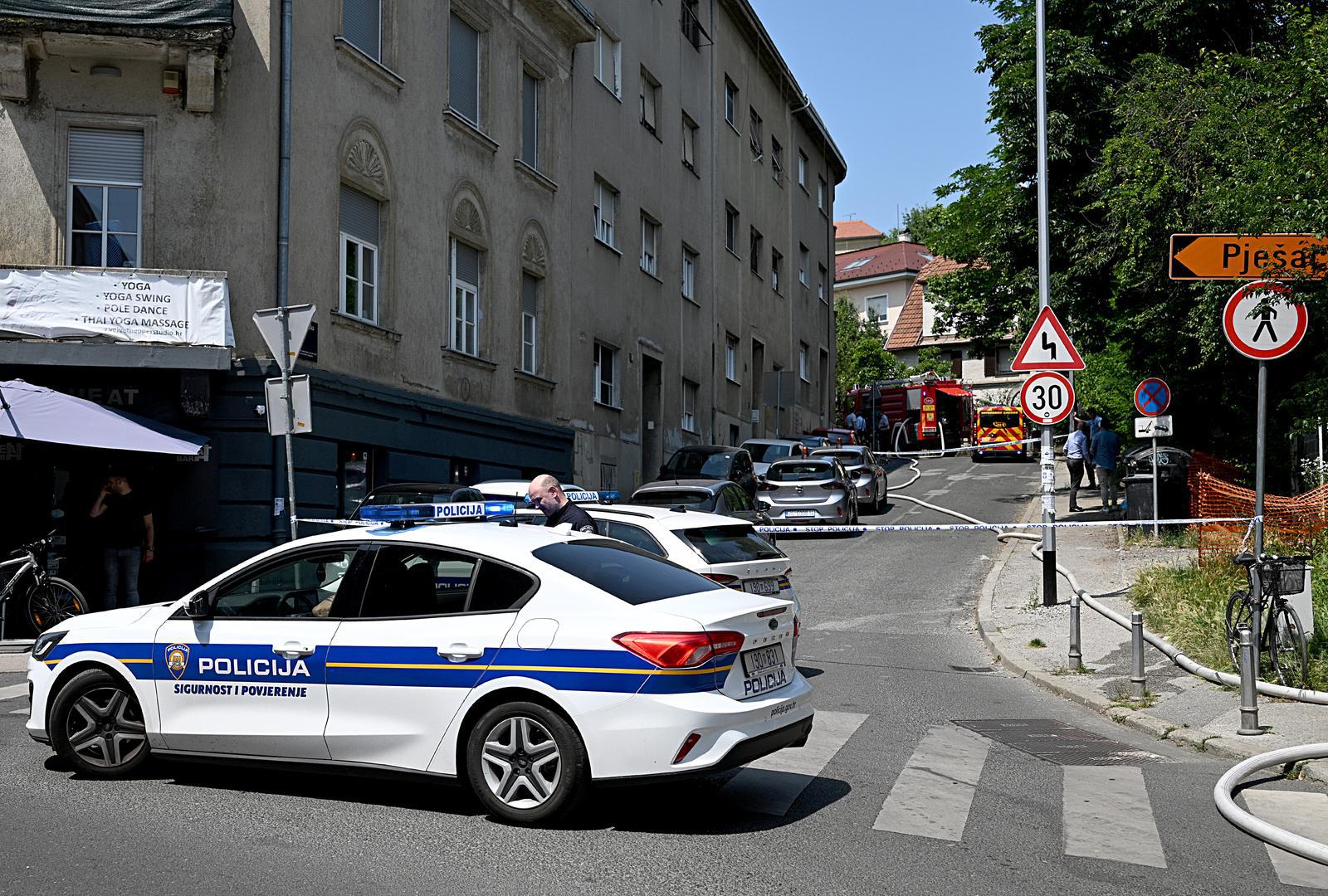 19.06.2023., Zagreb - U Hercegovackoj ulici planuo autobus ZET-a. ostecena okolna vozila i kontejneri. Photo: Davor Puklavec/PIXSELL