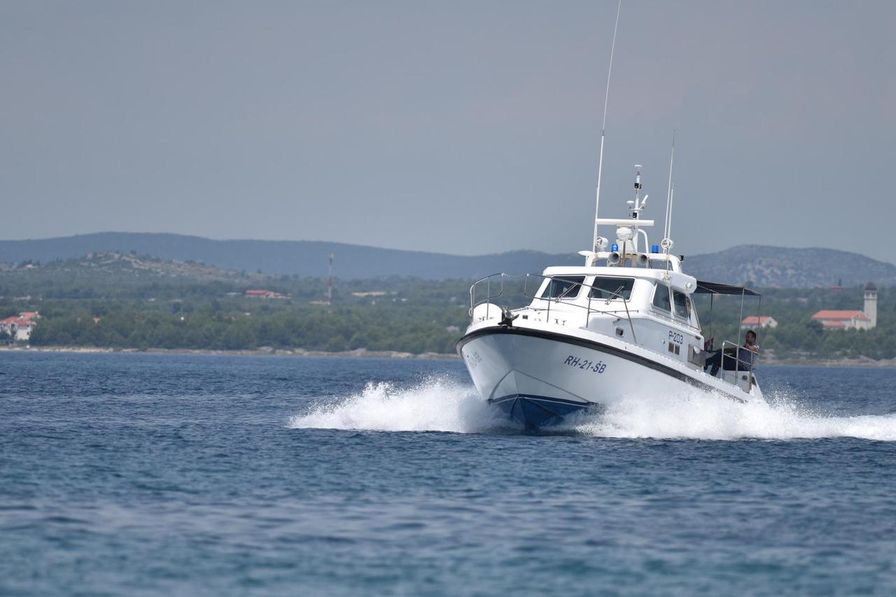 Šibenik: Ophodnja pomorske policije u šibenskom akvatoriju