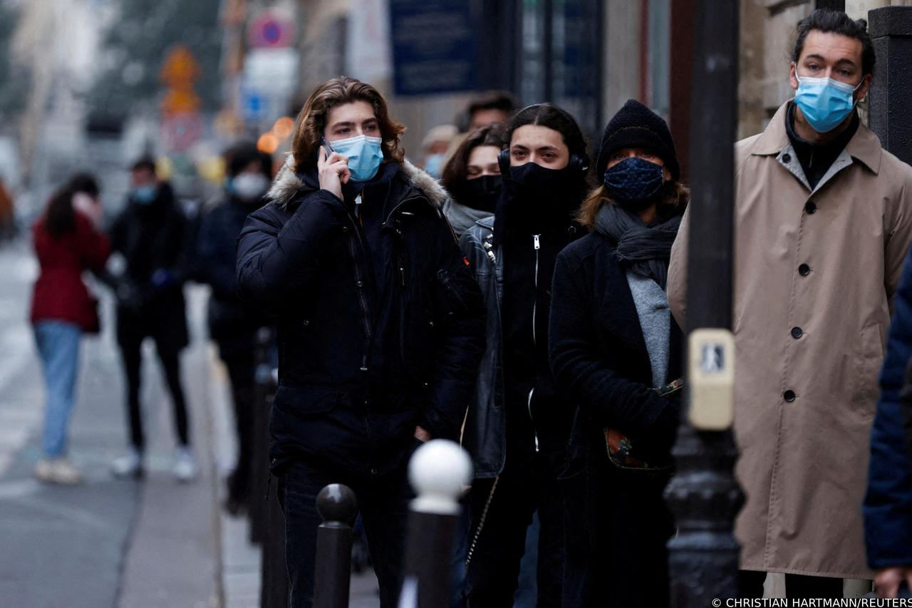 FILE PHOTO: People getting tested for COVID-19 ahead of Christmas, in Paris