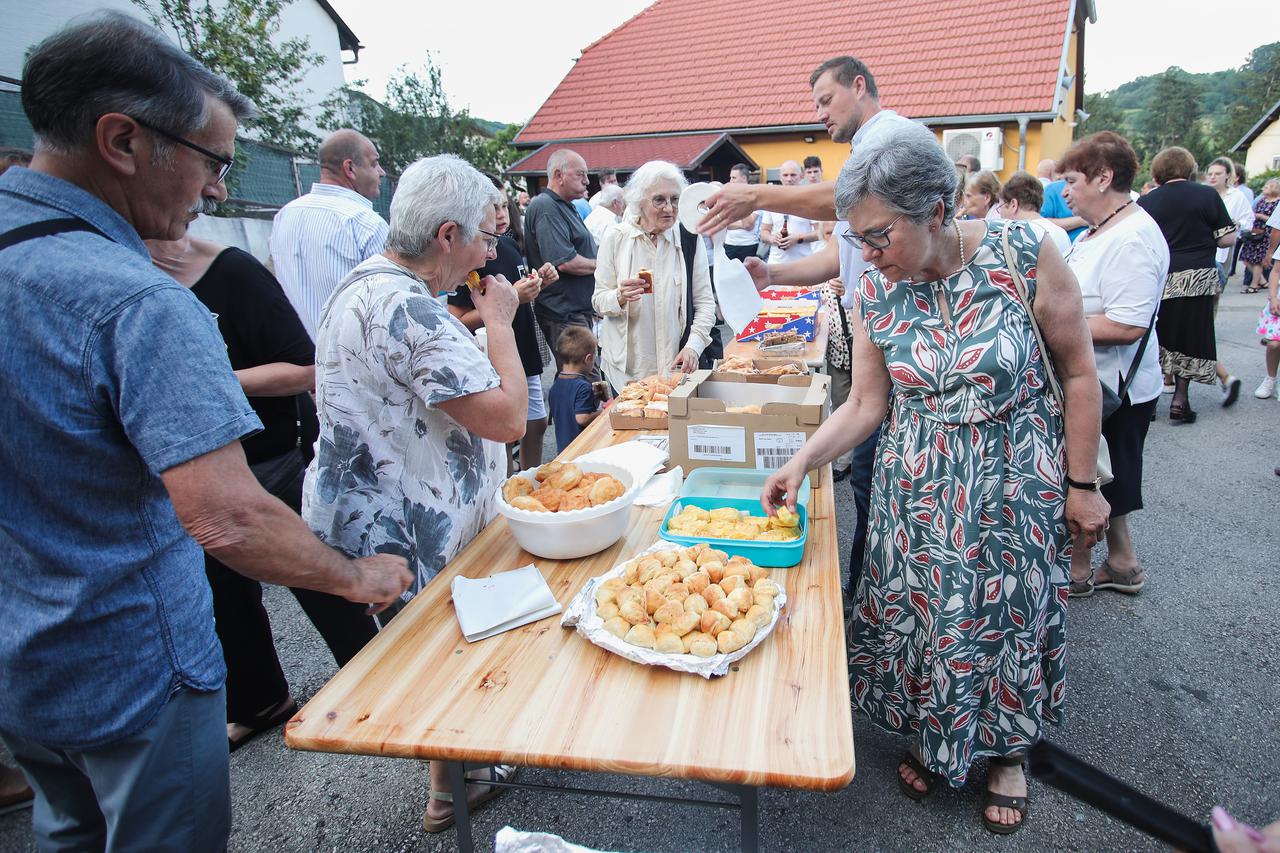 Zagreb: Župa sv. Petra i Pavla u Gračanima proslavila je 45 godina osnutka
