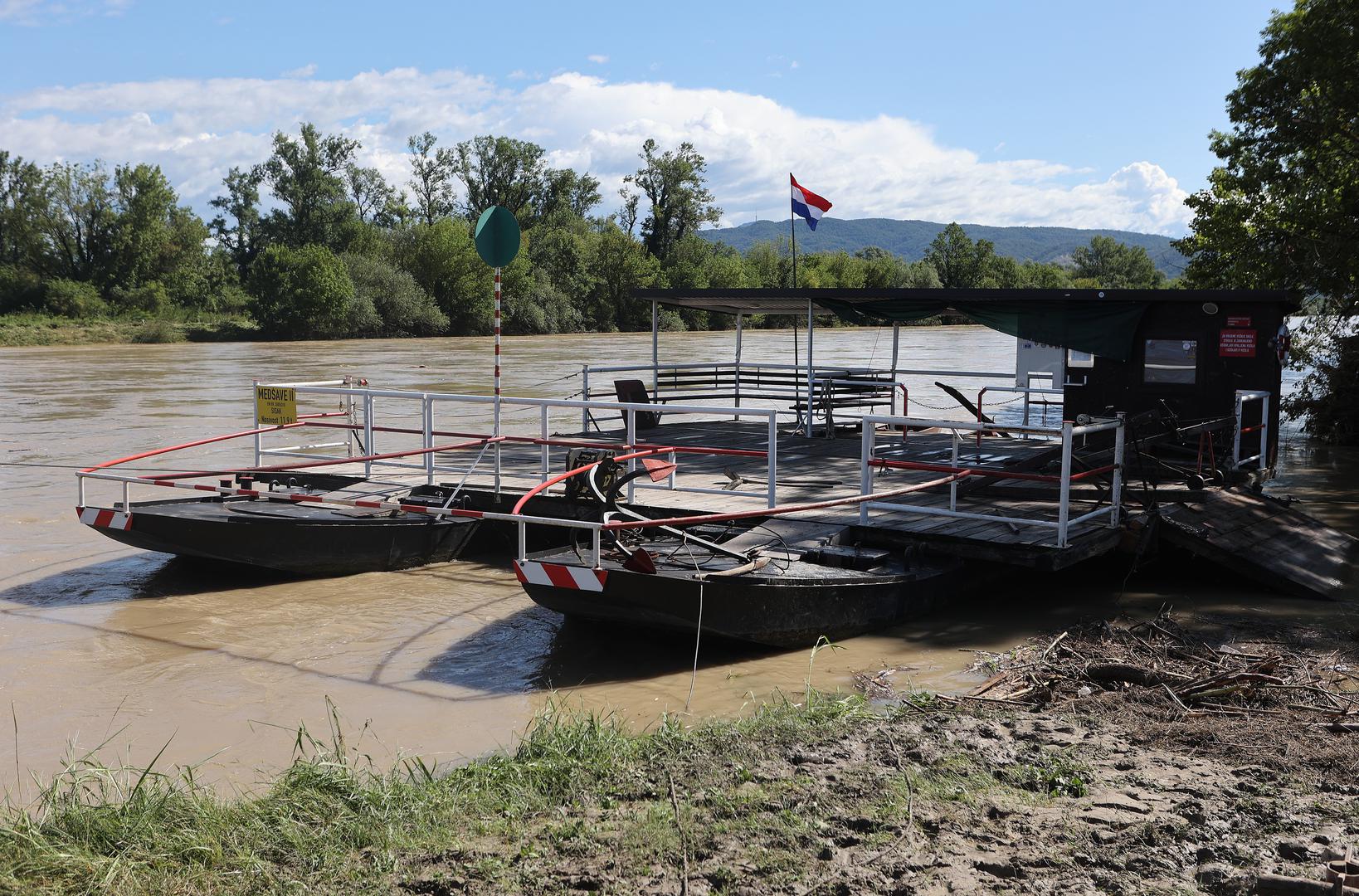 07.08.2023., Samobor, Medsave - Stanovnici Medsave postavili su mirni jer je opasnost prosla i razina rijeke Save je pala. Photo: Marko Prpic/PIXSELL