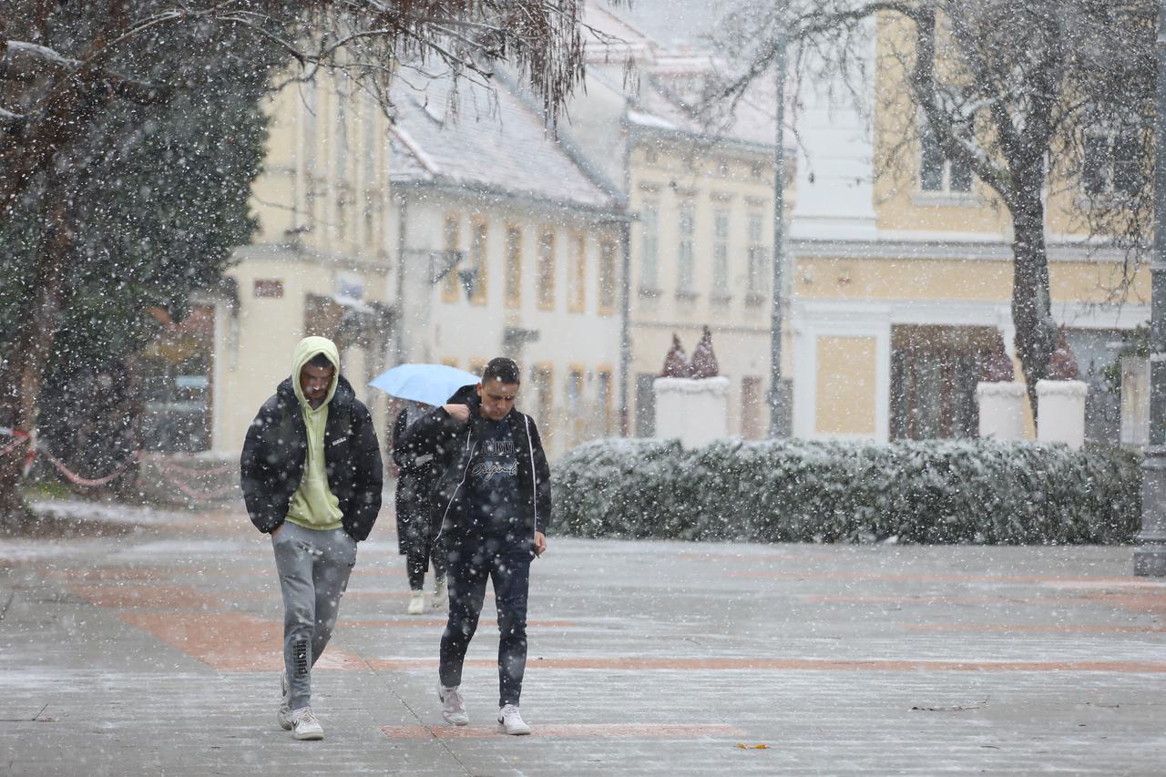 Karlovac: Pao je prvi snijeg ove zime