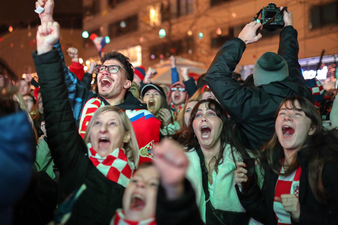 Slavlje navijača u Zagrebu nakon prolaska Hrvatske u polufinale Svjetskog prvenstva