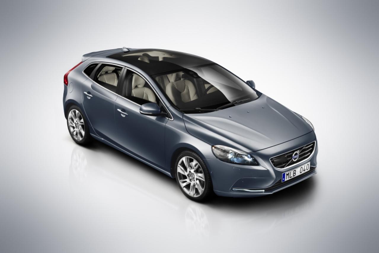 'volvov4005_nnn_aut_250612'