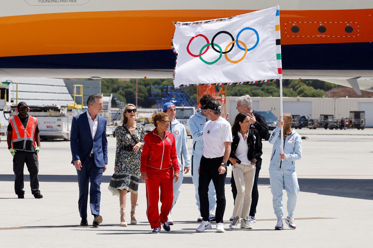 The official Olympic Flag returns to Los Angeles for the first time in 40 years