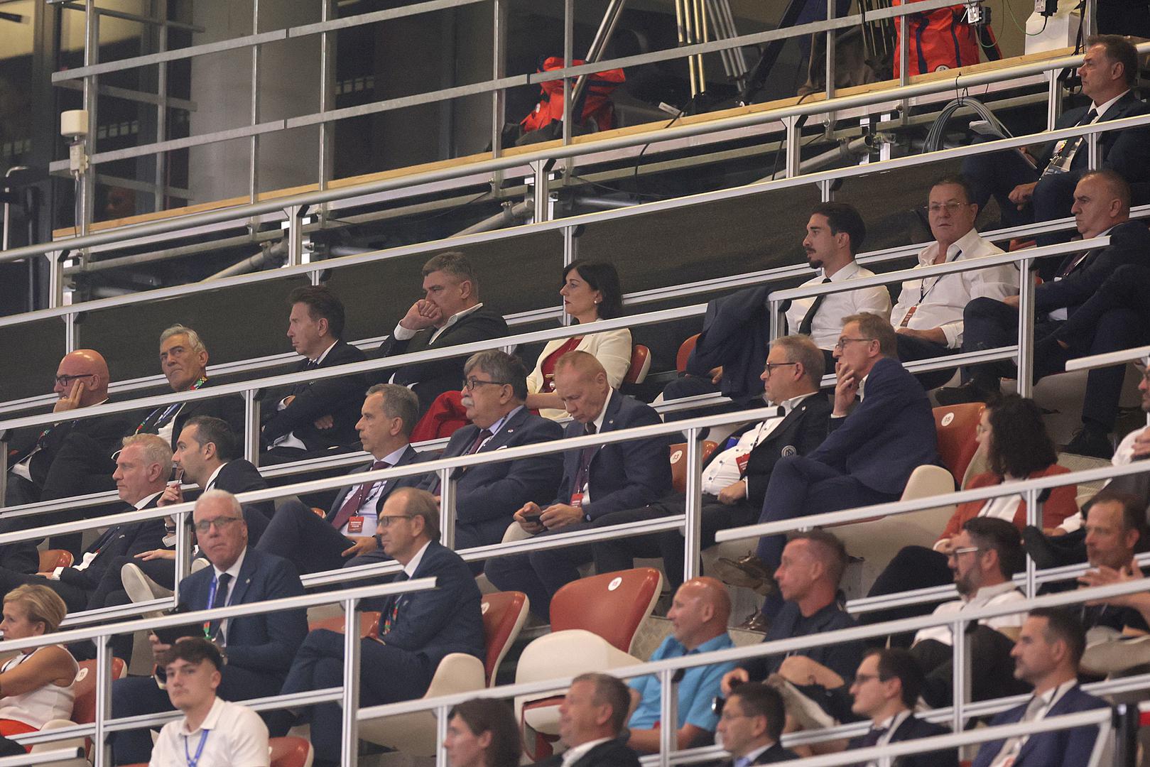 Sinoćnji remi Hrvatske i Italije iz svečane lože stadiona u Leipzigu pratili su brojni uglednici iz svijeta politike i sporta, a među njima se našao i predsjednik Republike Hrvatske Zoran Milanović.