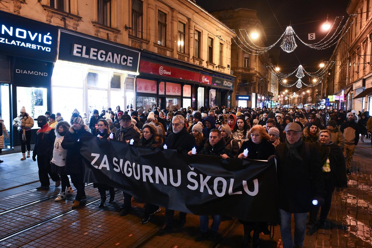 Zagreb: Krenula je kolona mirnog mimohoda Za sigurnu školu