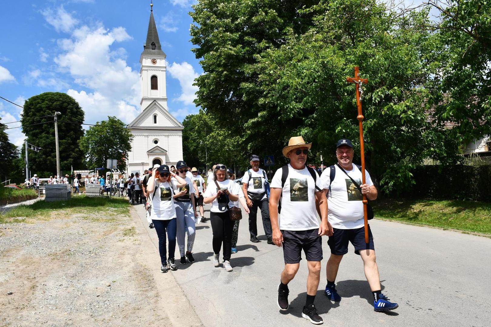 12.06.2021., Podvinje - Hodocasce od Podvinja do Gornjih Mocila (BiH) u sklopu tradicionalnih Dana svetog Ante Padovanskog.
Photo: Ivica Galovic/PIXSELL