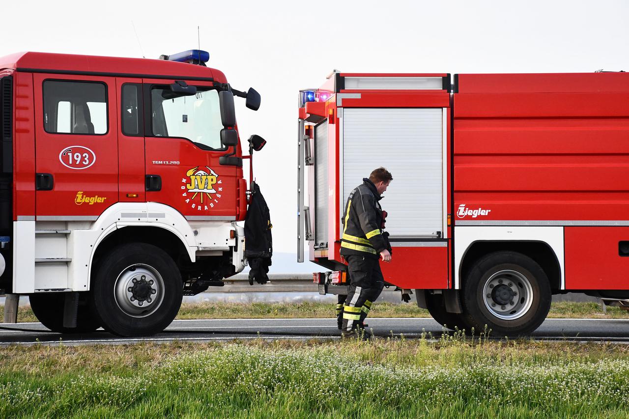 Teretni kamion u potpunosti izgorio na autocesti A3 kod Nove Gradiške